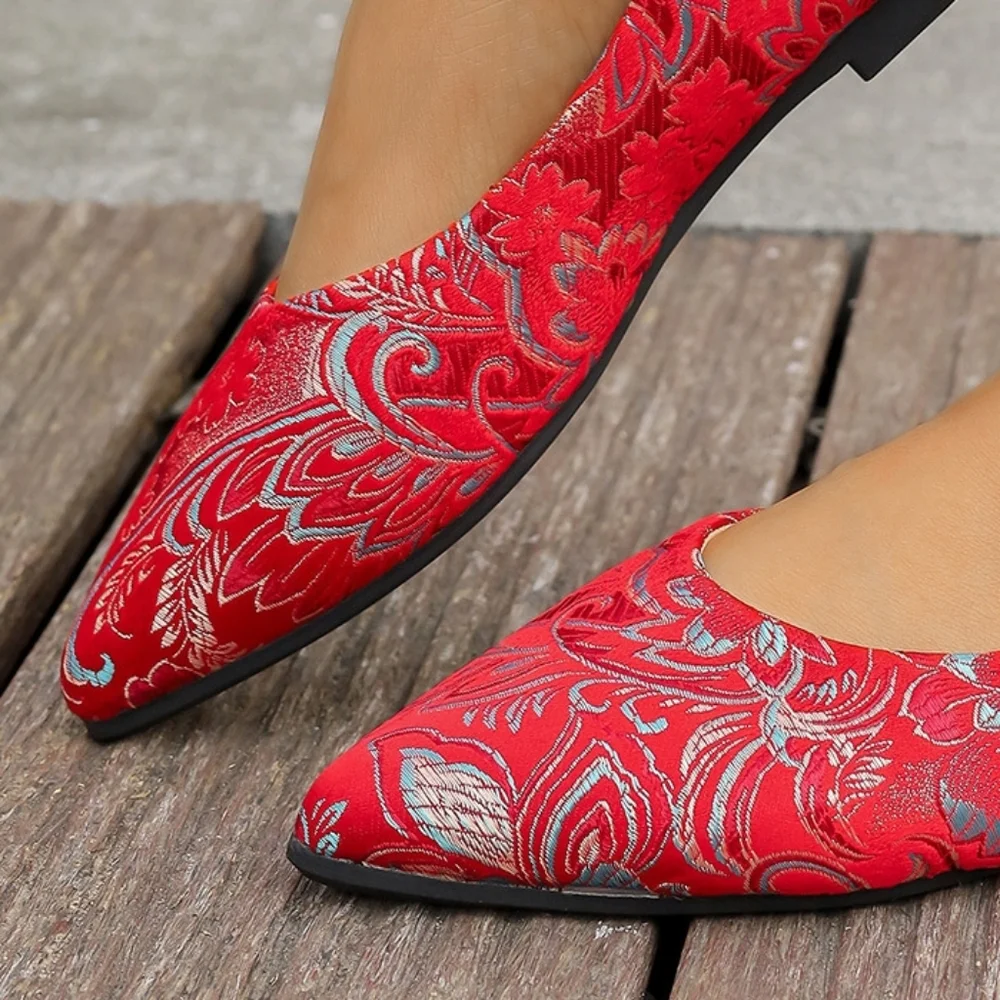 Red Floral Embroidered Women's Flats